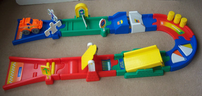 Vintage 1990er Shelcore Pull Back and Go Trouble Track Spielzeug ~ komplett & sauber