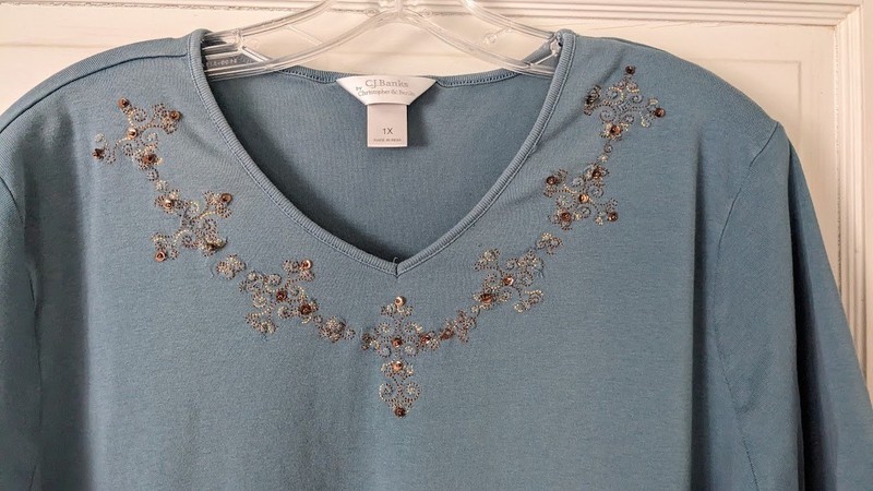 C.J. Banks Womens 1X Pull-over Short Sleeve Top V-Neck Bead Embelishments