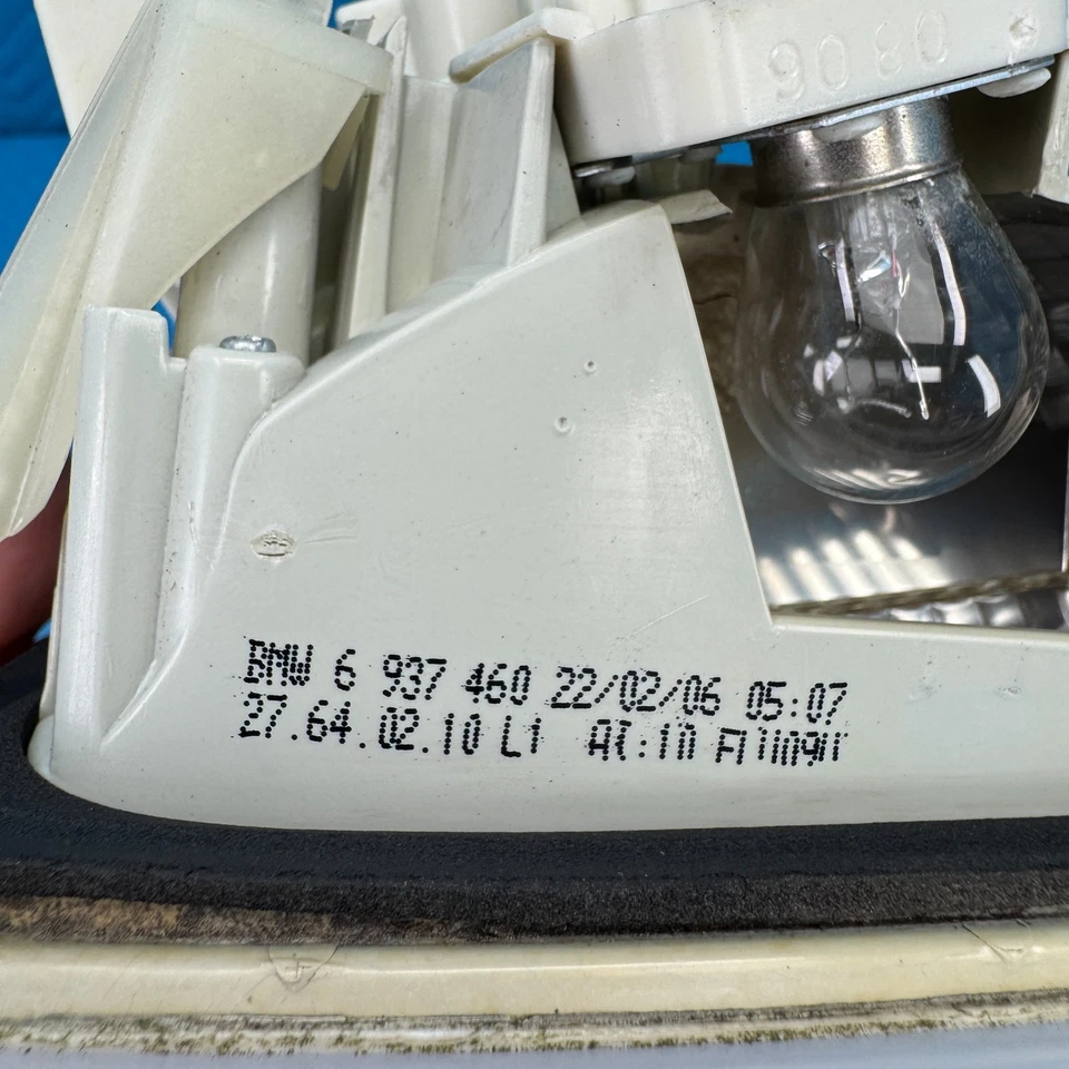 Luz trasera derecha BMW 325i E90 2006-2008 tapa maletero OEM 6937460/276402 Foto 2 de 4