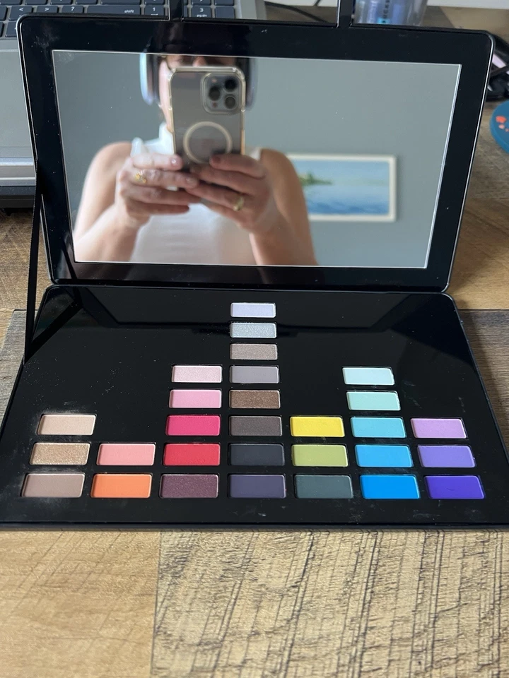 Paleta de radio MAC Jeremy Scott Foto 3 de 4