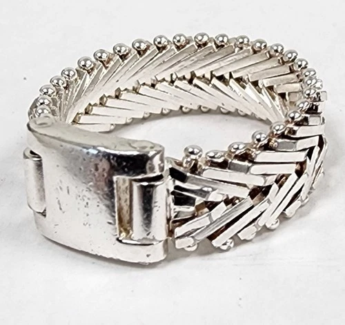 Vintage Designer MILOR (Italy) Sterling Silver V-Link Chain Band Ring Size: 6