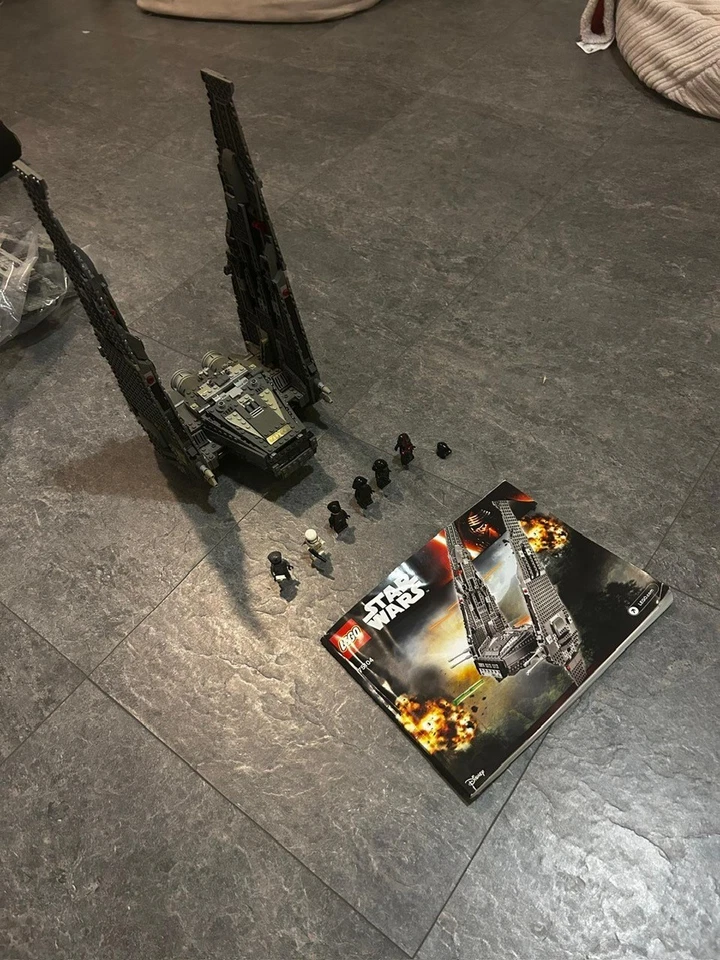 LEGO Star Wars 75104 Kylo Ren's Command Shuttle, photo 4 sur 5