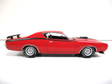 GREENLIGHT - MUSCLE CAR GARAGE - 1971 DODGE CHARGER SUPER BEE - 1/64 DIECAST