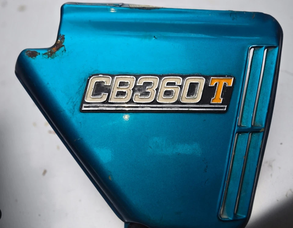 1974-1976 Honda CB360T, L & R Side Covers & Gas Tank - Image 2 of 4