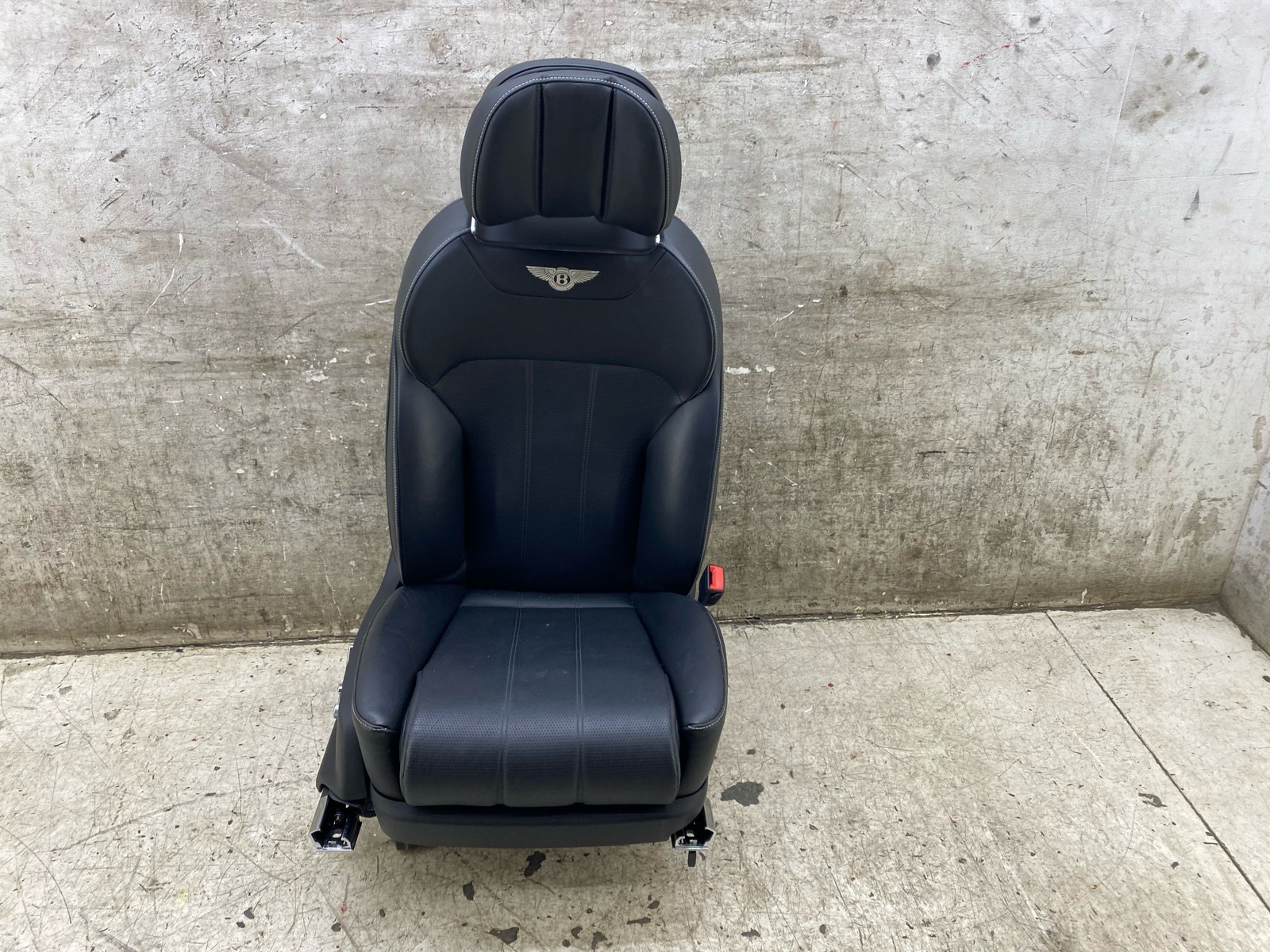 2015-2020 BENTLEY BENTAYGA OEM FRONT RIGHT HEATED/VENTED SEAT COMPLETE LEATHER