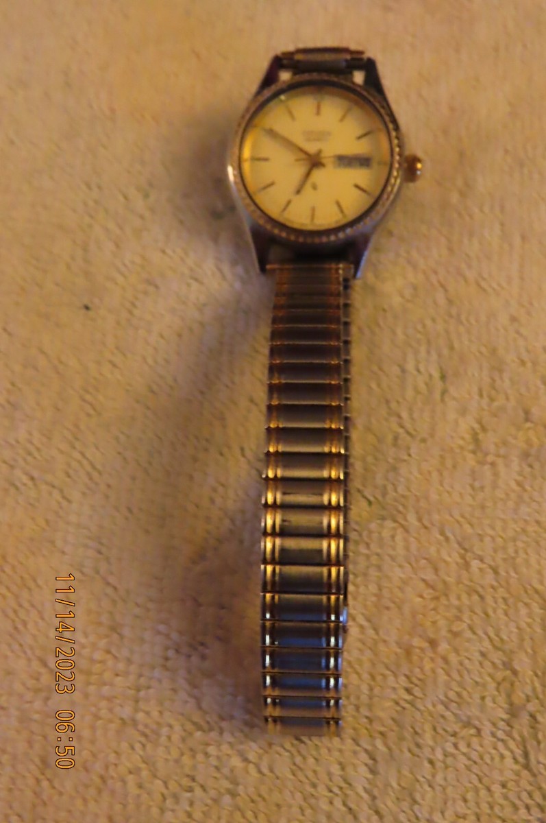 Vintage Citizen CQ Watch Women; 6000-072944; Two Tone; Day/Date Vintage Citizen CQ Watch Women; 6000-072944; Two Tone; Day/Date