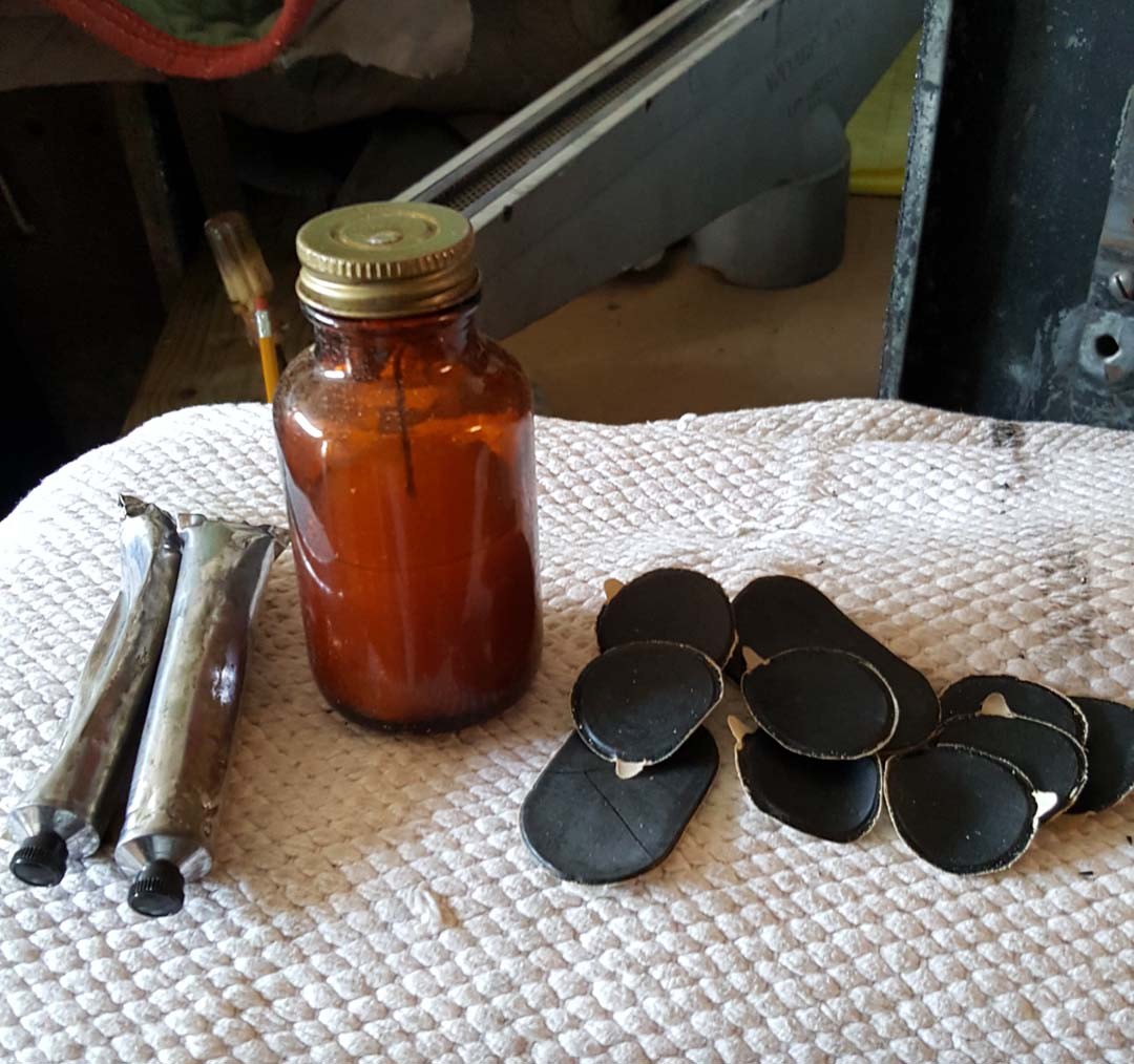 OLD Dutch Tire Patch Kit..see my other porcelain neon sign auctions..OIL CAN - Picture 4 of 5