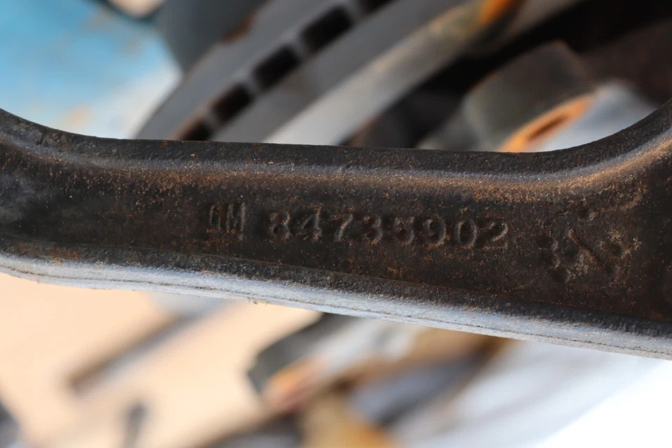 Chevy Silverado 2500 HD 2020-2023 4x4 eje delantero izquierdo nudillo rueda buje OEM Foto 4 de 4