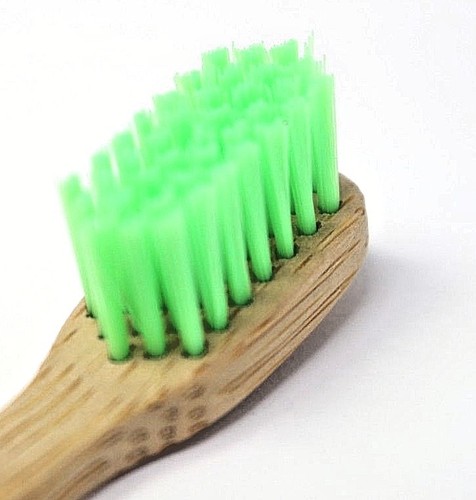 Bamboo Toothbrushes Biodegradable Natural Multi Color Bristles 4 pack - Bild 4 von 6