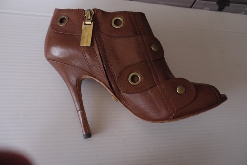 Luxury L.A.M.B. Gwen Stefani Sexy Ankle bootie peep toe pump Leather Sz 8 M - Picture 7 of 10
