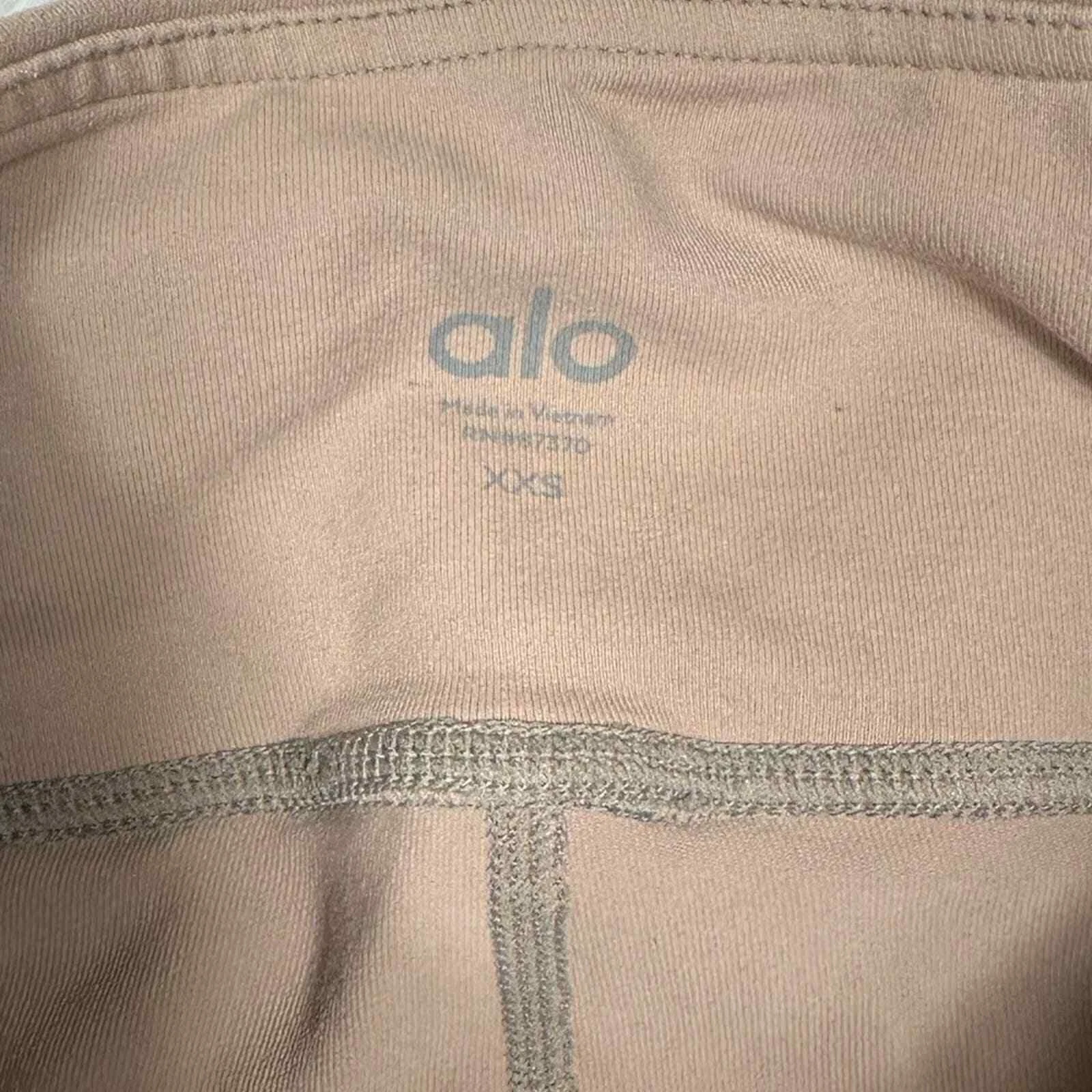 alo-yoga entwine yoga leggings