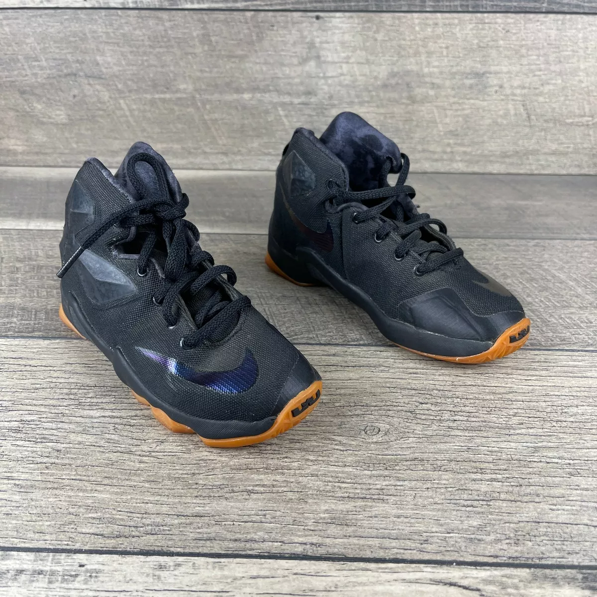 Kids orange top basketball shoes