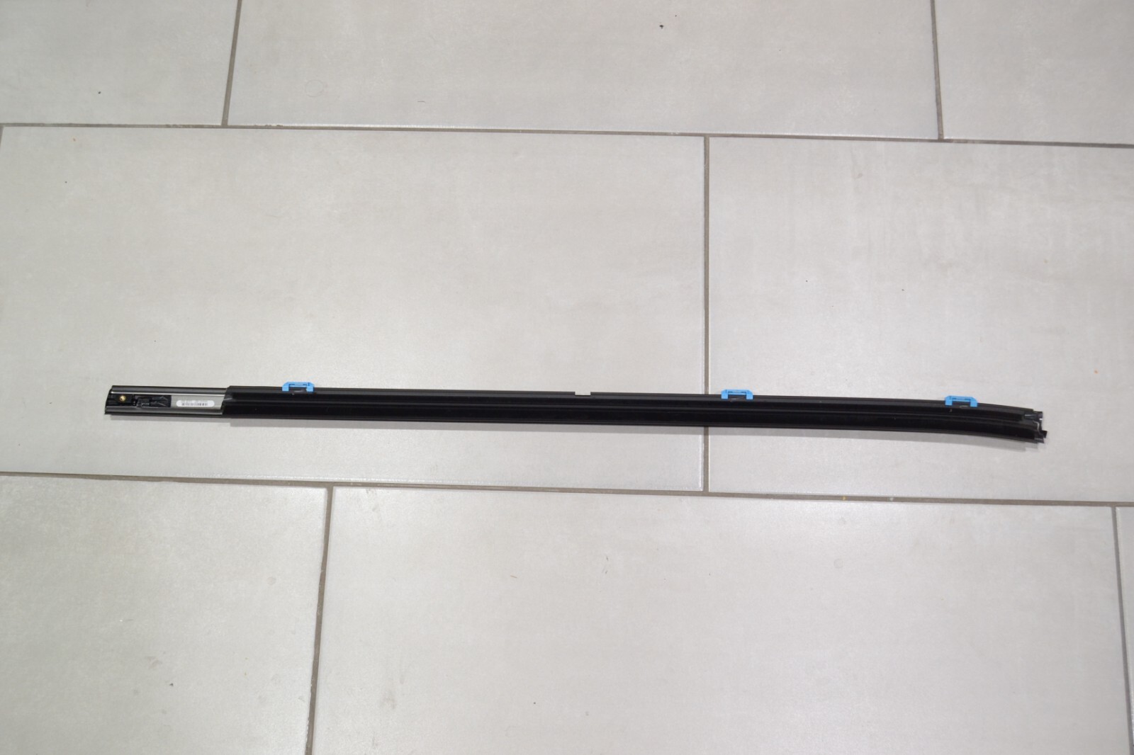 2019-2021 Chevrolet Silverado GM Molding 84842463 Right Front New  