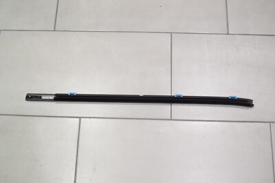 2019-2021 Chevrolet Silverado GM Molding 84842463 Right Front New  