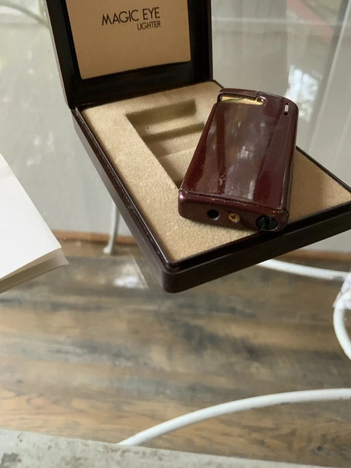 ¡Encendedor de ojos mágico vintage im corona!  Hallazgo clásico-raro años 70 Foto 3 de 4