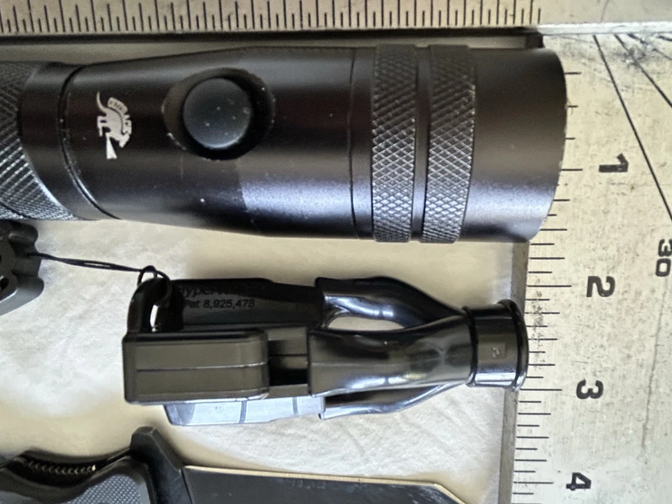Lote Aftco cuello polaina Hyper silbato TRS Striker cuchillo Outback linterna y más Foto 4 de 4