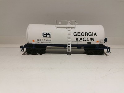 Walthers HO Scale 932-7209 Georgia Kaolin Tank Car