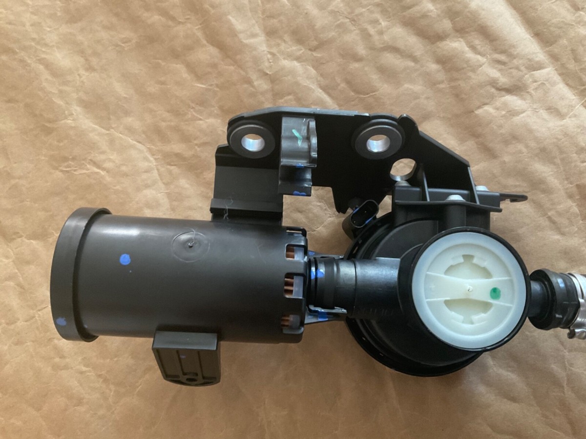 Genuine OEM BMW Venting LineWith Leak Diagnosis.Part# 16137373623  