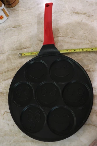 Nordic Ware USA Smiley Face Emoji Pancake Griddle Pan Heavy Cast Aluminum 