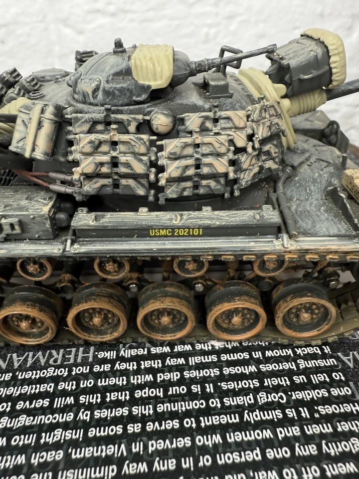 Tanque Corgi Unsung Heros M48A3 USMC Vietnam escala 1/50 diecast. Faltan piezas Foto 3 de 4