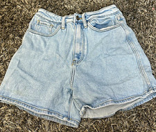 KanCan Signature Women  s High Rise Light Wash Denim Shorts Buckle Size 26 673
