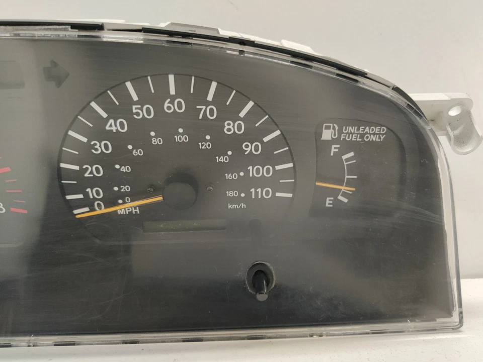 Cuadro de instrumentos Toyota Tacoma Gauge 1998 1999 20000 2,7 4 cilindros M/T Foto 2 de 4