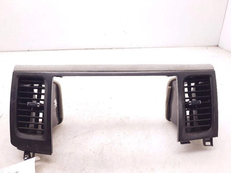 Toyota Sienna Le 2011 tablero radio bisel con ventilaciones  Foto 2 de 4