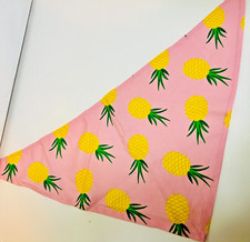 BNWOT DOG/PET PINK TRIANGLE SHAPED PINEAPPLE PRINT BANDANA SCARF - LARGE