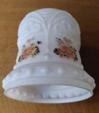 alter antiker Lampenschirm weiß mit hübschen Rosenmotiv Glasschirm