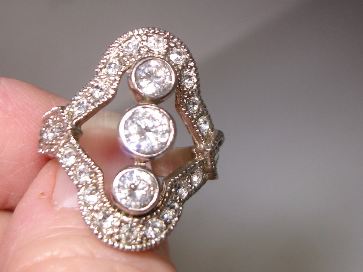 STUNNING SILVER APPROX. 2 CTW BRILLIANT SPARKLING CZ RING! SZ 9 | eBay