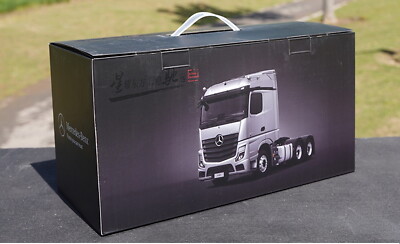 1/24 Scale Mercedes Benz Actros Truck Tractor Silver Diecast Model