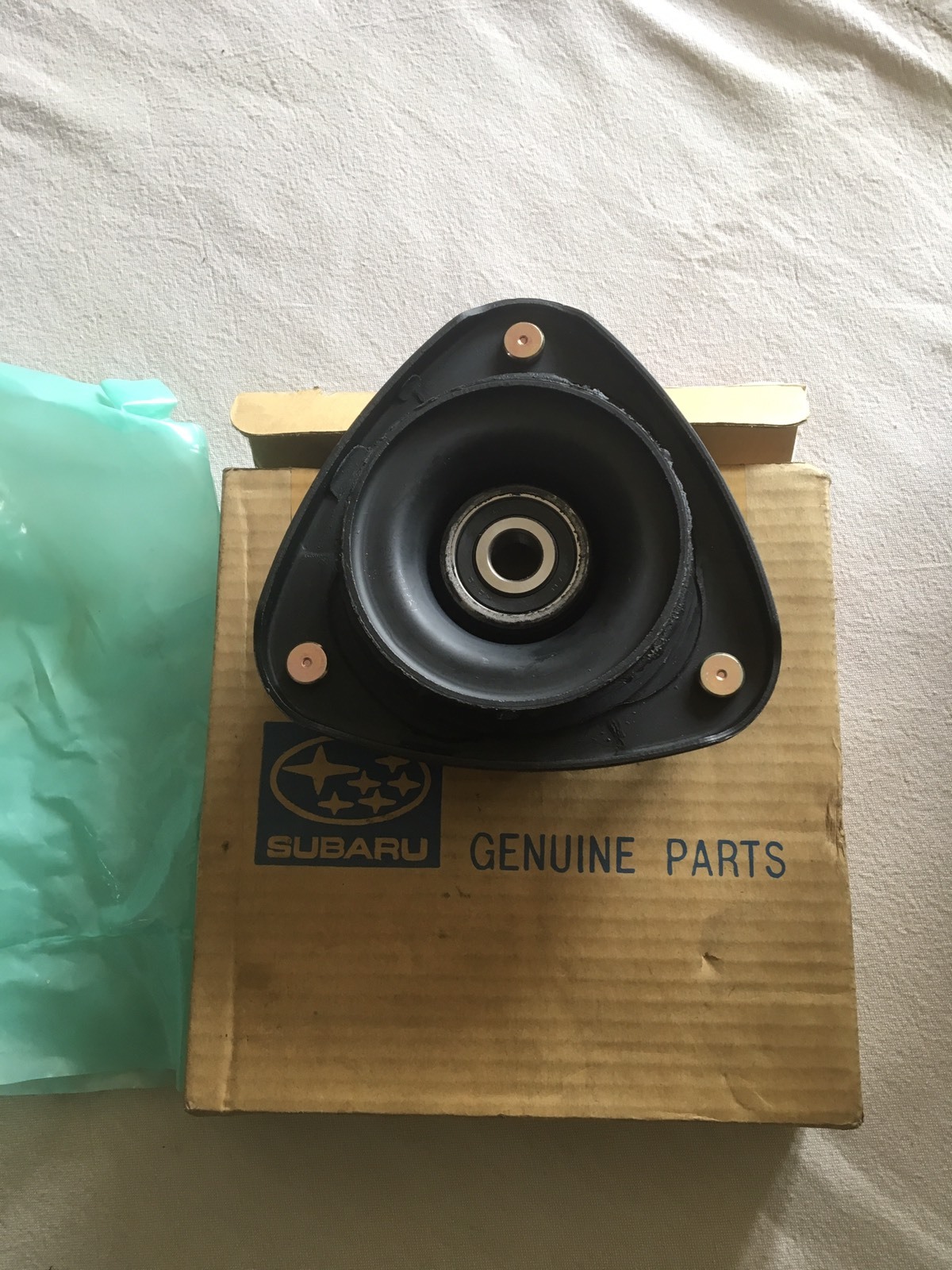 NEW GENUINE SUBARU IMPREZA FRONT STRUT MOUNT FOR VEHICLES 19932007 eBay