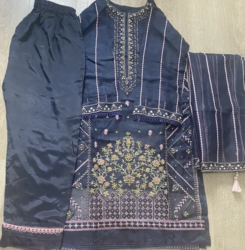 VETEMENTS vestiti donna pakistani