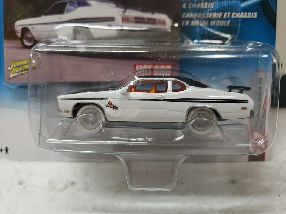 Johnny Lightning White Lightning 1971 Dodge Demon 340 Hot Rod Magazine Cover Car - Image 2 of 3