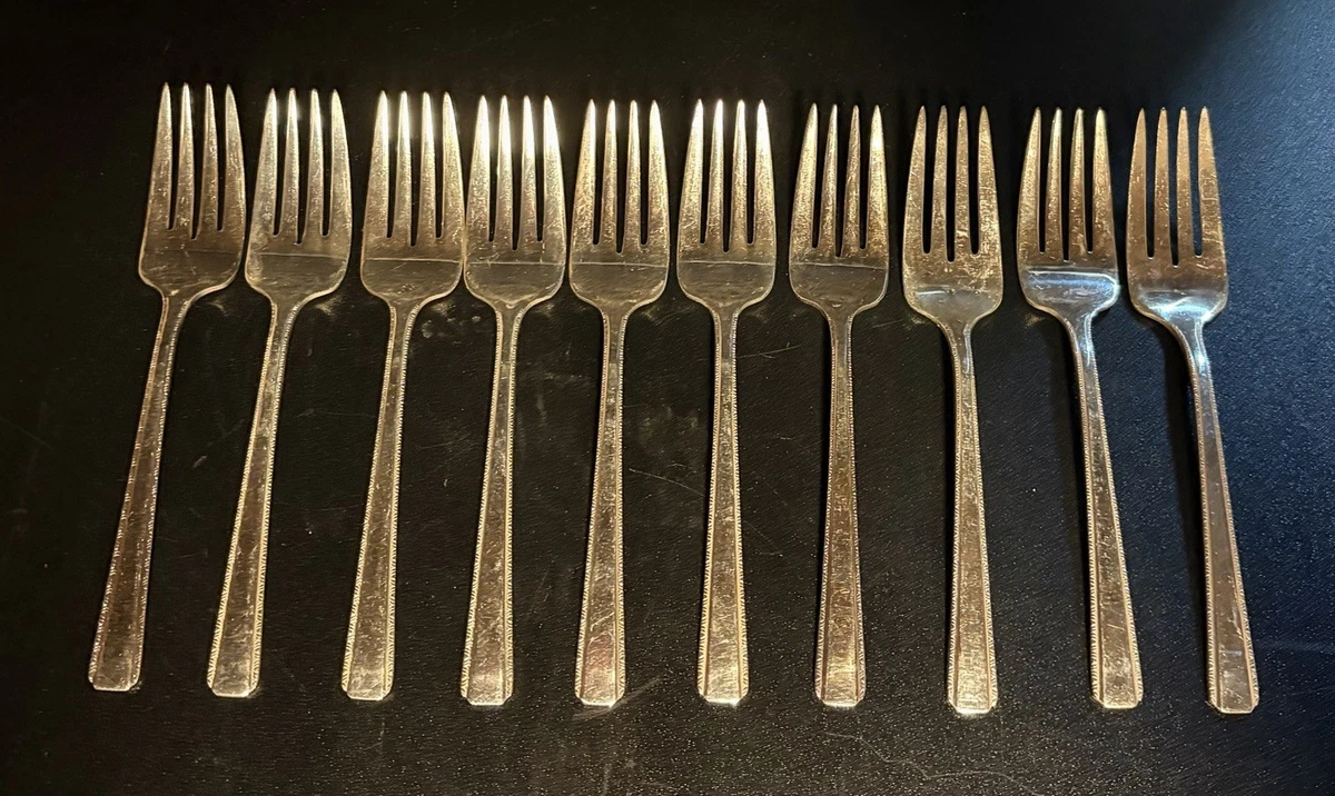 Wm. Rogers An Art Deco 1900-1940 Antique US Silver-Plated Flatware