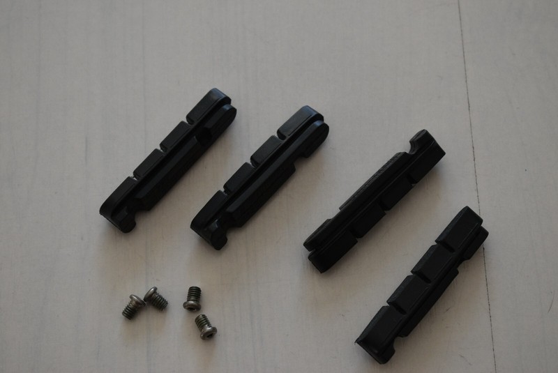 Shimano R55C4 Brake Shoes - Black, 2 Pairs (Y8L298062)