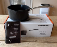 Le Creuset Toughened Non stick Milk Pan w / 2 spouts 1 2/3 quarts 6 1/4 in NEW
