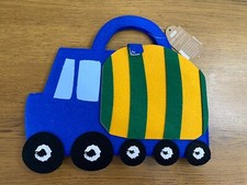 MudPie Travel Art Folio Paper Pad/10 Crayons So Cute Great Gift 