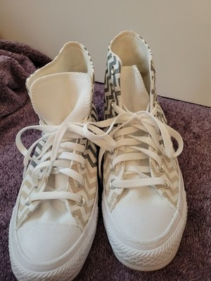 Converse Womens VLTG Chevron Chuck Taylor All Stars High Top Canvas Sneakers 8.5