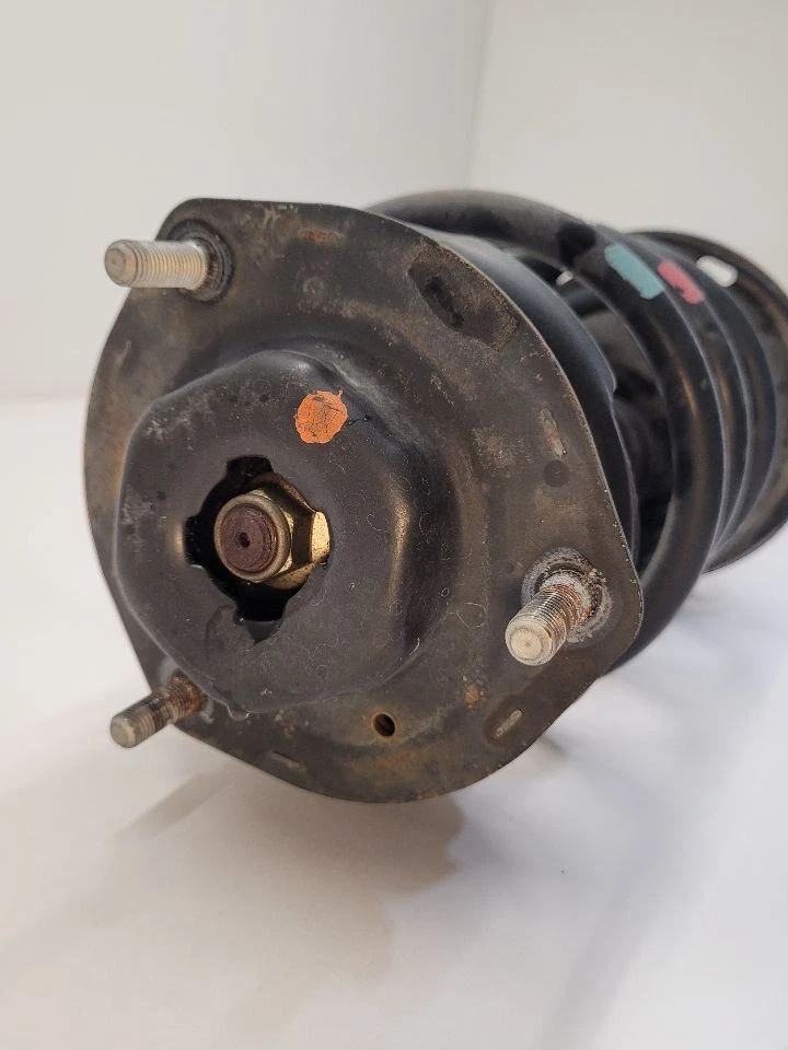 04-10 TOYOTA SIENNA RH Passenger Strut Front FWD Excluding Mobility Van Foto 2 de 4