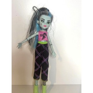 Monster High Frankie Stein Creepover "Electrified" Doll
