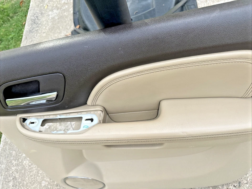 07 08 09 10 11 12 13 14 YUKON DENALI XL lado derecho panel de puerta trasera bronceado cacao OEM Foto 2 de 4