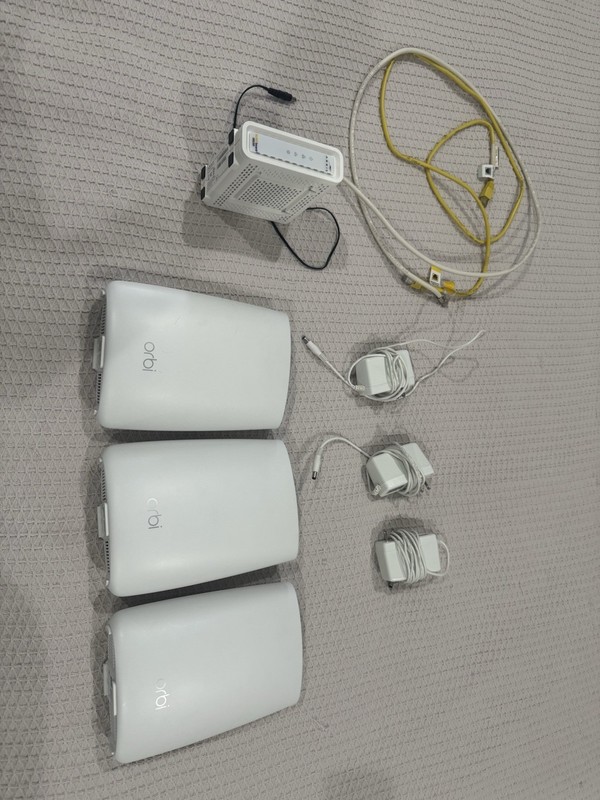Netgear Orbi RBR50 Mesh WIFI System and Arris Surfboard SB8200 Bundle
