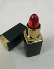 Tubo lápiz labial color rojo de pipas americanas con 10 pantallas de latón