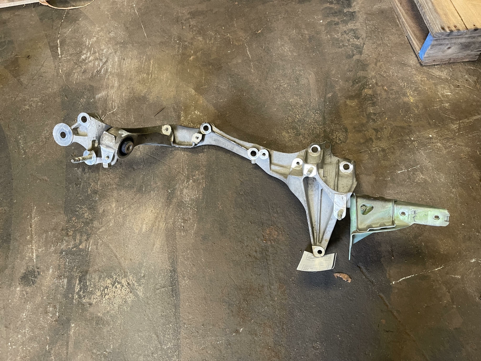 91-05 ACURA NSX 3.0L AT NA1 REAR ENGINE CRADLE SUBFRAME LEFT DRIVER BEAM BRACKET