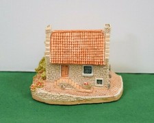 Lilliput Lane Cottages - East Neuk - Mint in its original box with a deed.