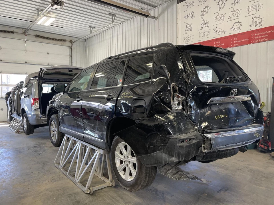 Conjunto de bomba y motor ABS usado se adapta a: actuador y bomba Toyota Highlander 2012 Foto 2 de 4