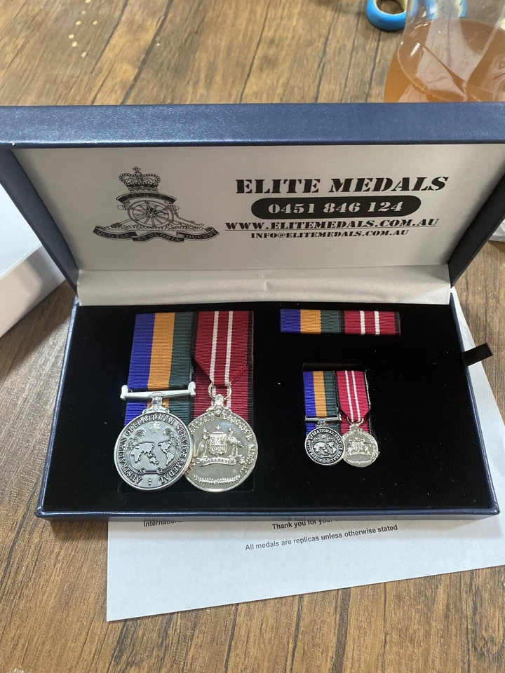 Fitted medal display box - Fitted Inserts For 2 Medal Or 3 Medal Sets - image 3 of 4