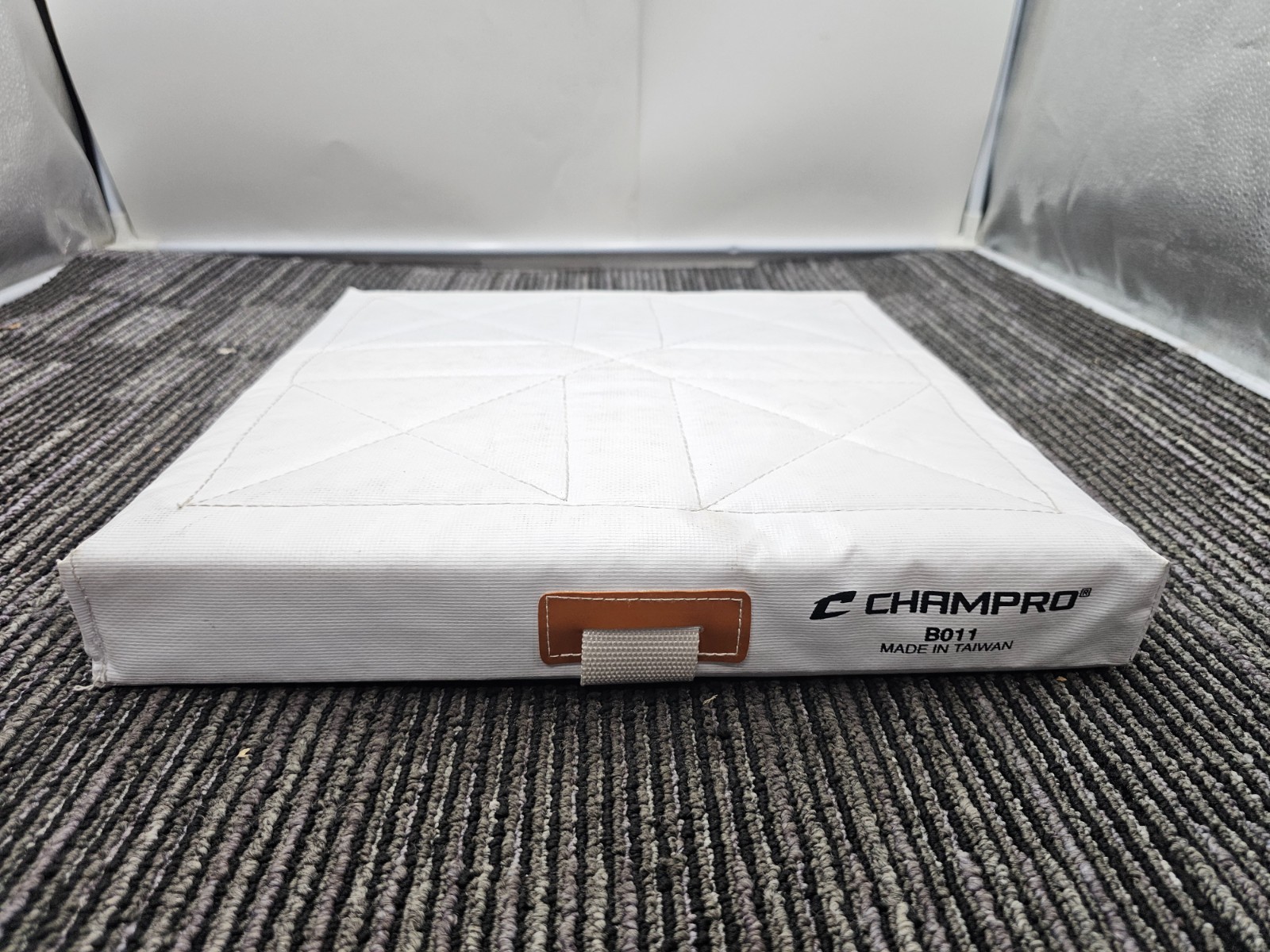 Champro B011 Unisex 14" x 2" PVC Quilted Base White