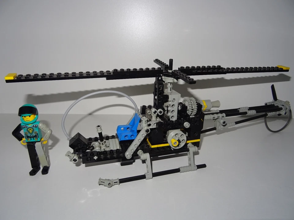 LEGO Technic 8412 Nighthawk / Sky Wasp, photo 1 sur 4